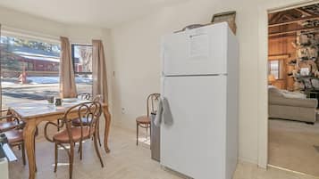 Basic Cabin | Private kitchen | Electric kettle