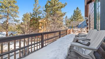 Basic Cabin | Terrace/patio