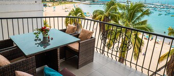 Beach front apartment, Two bedroom two bath! Pet friendly 😀