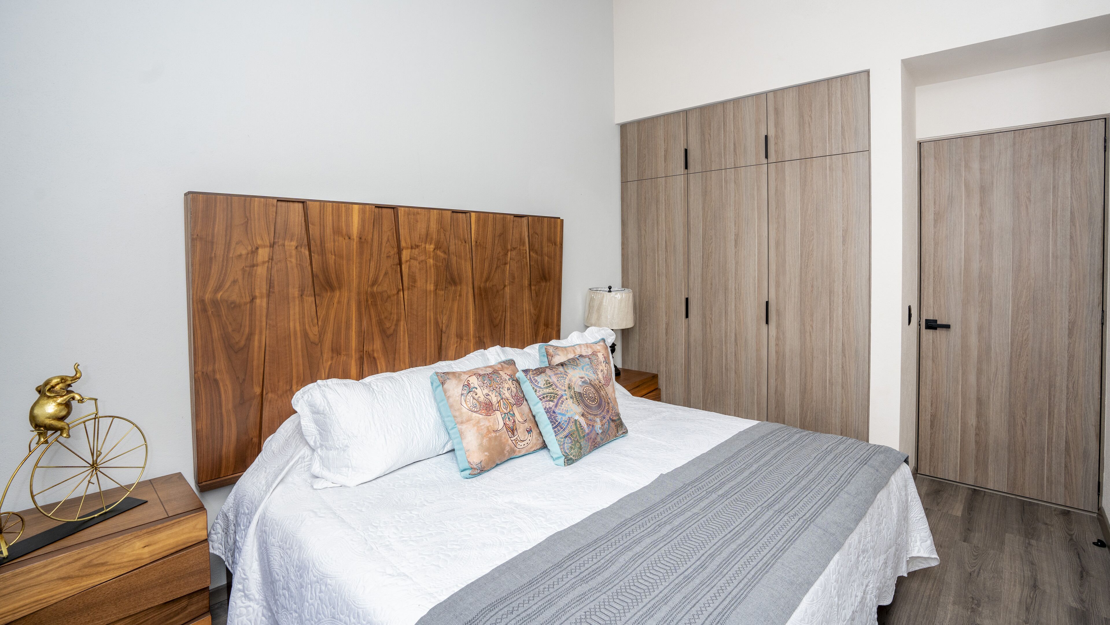 Casa Deluxe | 4 habitaciones, ropa de cama de alta calidad y camas con efecto memoria 