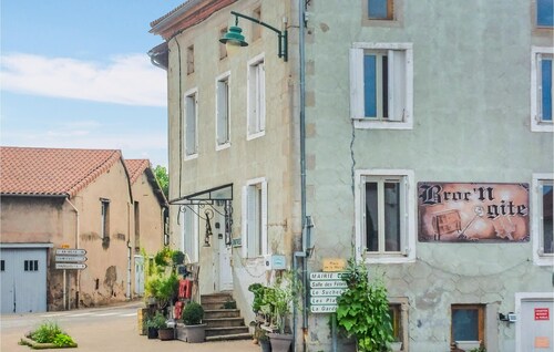 4 bedroom cozy home in Margerie-Chantagret