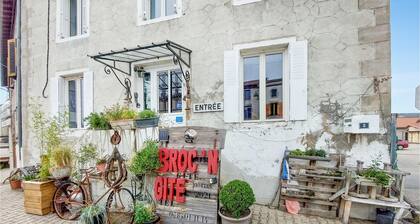 Awesome home in Margerie-Chantagret