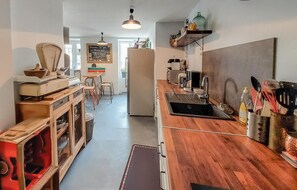 Fridge, oven, stovetop, dishwasher - Awesome home in Margerie-Chantagret (Margerie-Chantagret)
