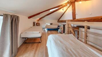 4 slaapkamers, reisbedje, gratis wifi, beddengoed