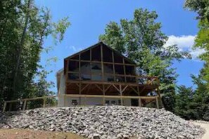 Exterior - Lake Haven, Breathtaking views, pet-friendly, Stunning outdoor spaces (Bracey)