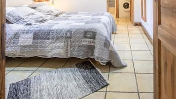 1 bedroom, iron/ironing board, bed sheets