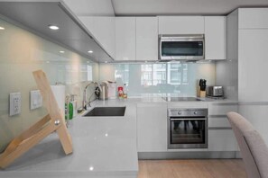 Fridge, microwave, oven, stovetop