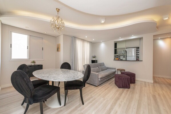 Basic Apartment | Living area | TV - Condominio Felice (Curitiba)