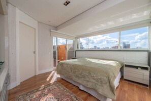 Basic Apartment | 2 bedrooms, desk, free WiFi