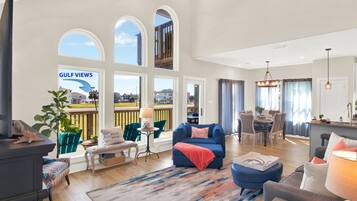 Smart TV, chimenea y estéreo