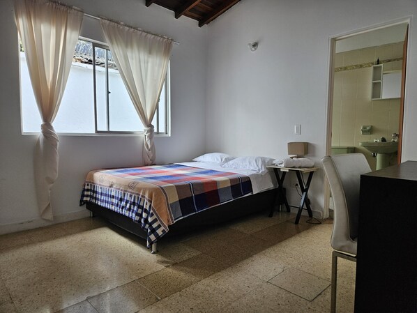 2 bedrooms, WiFi, bed sheets