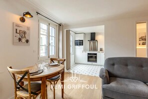 Interior - La Petite Source | Honfleur City Centre | 2 guests (Honfleur)