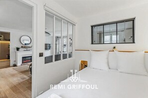1 bedroom, iron/ironing board, WiFi, bed sheets - La petite source: modern apartment in the heart of Honfleur (Honfleur)