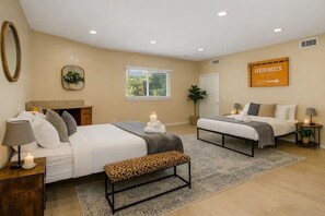 6 bedrooms, in-room safe, desk, iron/ironing board - Luxury Private Villa - Lap Pool, Guest House, Spa, Sleeps 14 (Los Angeles)