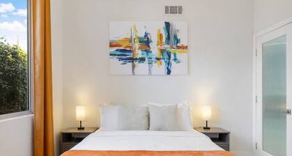 Granada Hills Estate | Lap Pool, Spa & Guesthouse