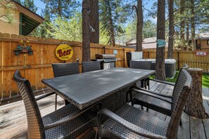 Terrace/patio - Summit Mountain Lodge (Big Bear Lake)