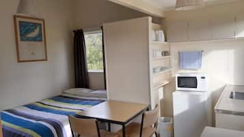 1 habitación, wifi y ropa de cama