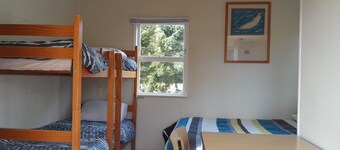 Cosy cabins , mountain views and pet friendly. 