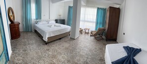 Deluxe Room, Multiple Beds, Sea View