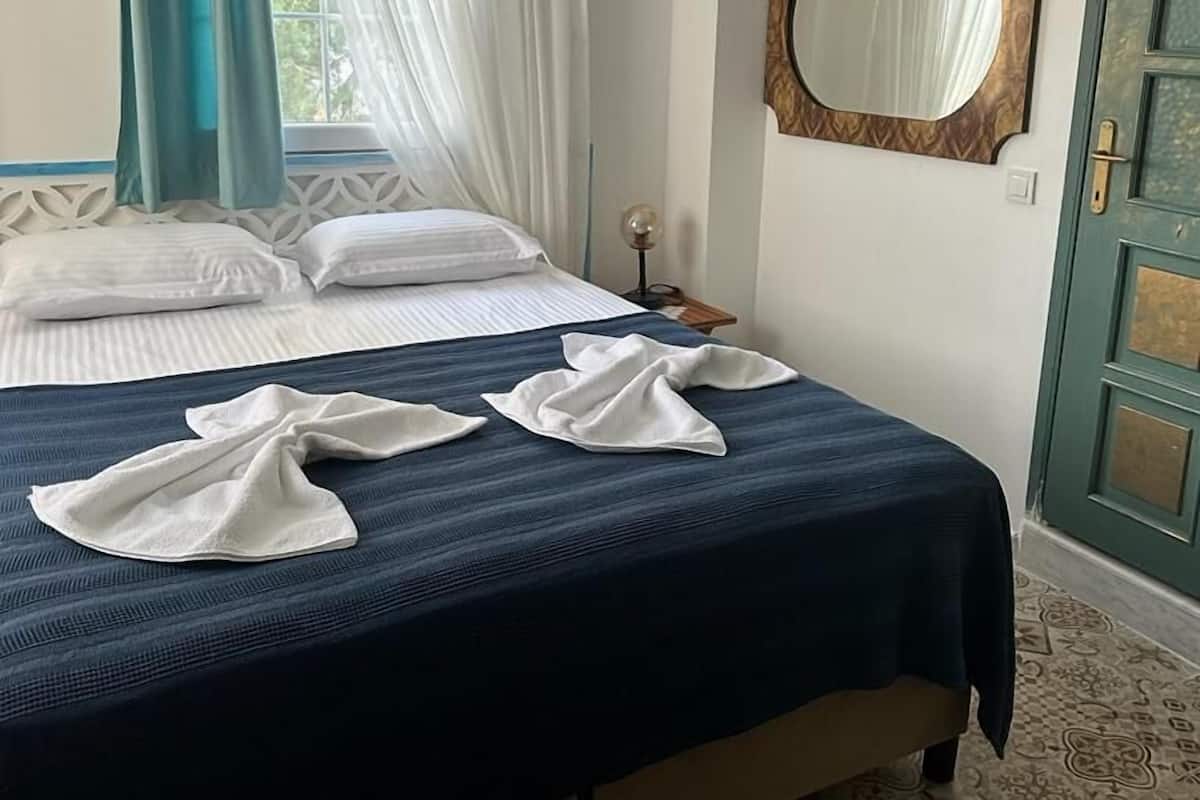 Comfort Room, 1 Queen Bed | 1 bedroom, free WiFi