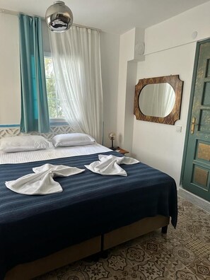 Comfort Room, 1 Queen Bed | Free WiFi