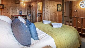 5 slaapkamers, een strijkplank/strijkijzer, wifi, beddengoed