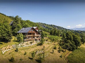 Exterior - Chalet Bendo - mountain holiday retreat for 10 with spa - OVO Network (Villarembert)