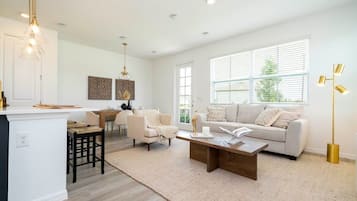 Exclusive House | 4 bedrooms, in-room safe, individually decorated, individually furnished