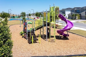 Zona de juegos infantil al aire libre