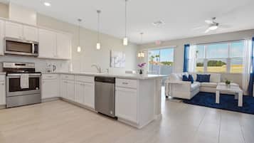 Exclusive House | In-room safe, individually decorated, individually furnished, desk