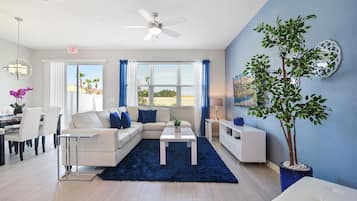 Exclusive House | In-room safe, individually decorated, individually furnished, desk