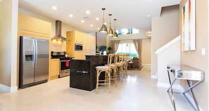 Gorgeous 4 Bd Close to Disney @ Magic Village 3114