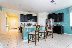 Exklusivt hus | Eget kök | Stort kylskåp, mikrovågsugn, ugn och spishäll