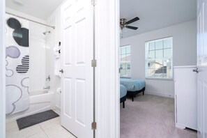 Exclusive House | 4 bedrooms, in-room safe, individually decorated, individually furnished - Splendid 4Bd Close to Disney @ Holly Village 132 (Davenport)