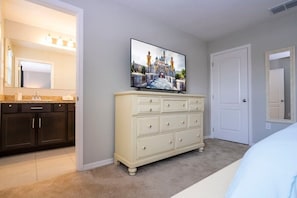 3 bedrooms, in-room safe, individually decorated, individually furnished