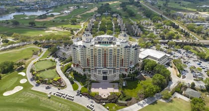 Stunning 5 Bd Home w/ Pool Close to Disney 7420