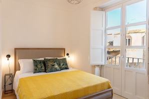 3 chambres, fer et planche à repasser, lit de bébé portatif, Wi-Fi