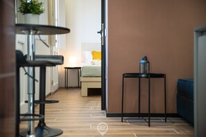 1 camera, Wi-Fi, lenzuola