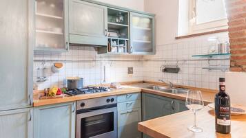 Réfrigérateur, four, plaque de cuisson