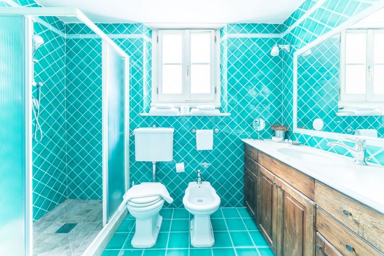 Doccia, asciugacapelli, bidet, asciugamani