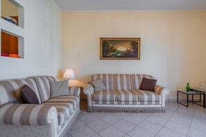 Télévision à écran plat