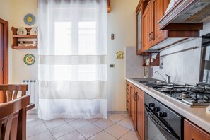 Uuni, liesi