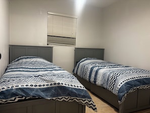 2 chambres, accès au Wi-Fi (inclus), literie fournie