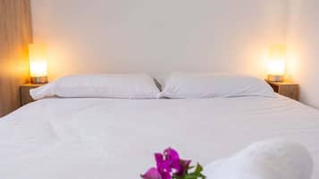 Desk, Internet, bed sheets