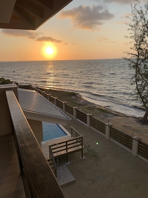 المنطقة المحيطة بالمنشأة