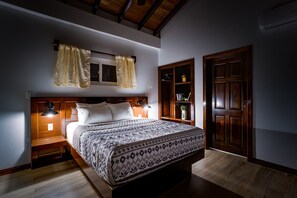 2 slaapkamers, een bureau, een strijkplank/strijkijzer, gratis wifi