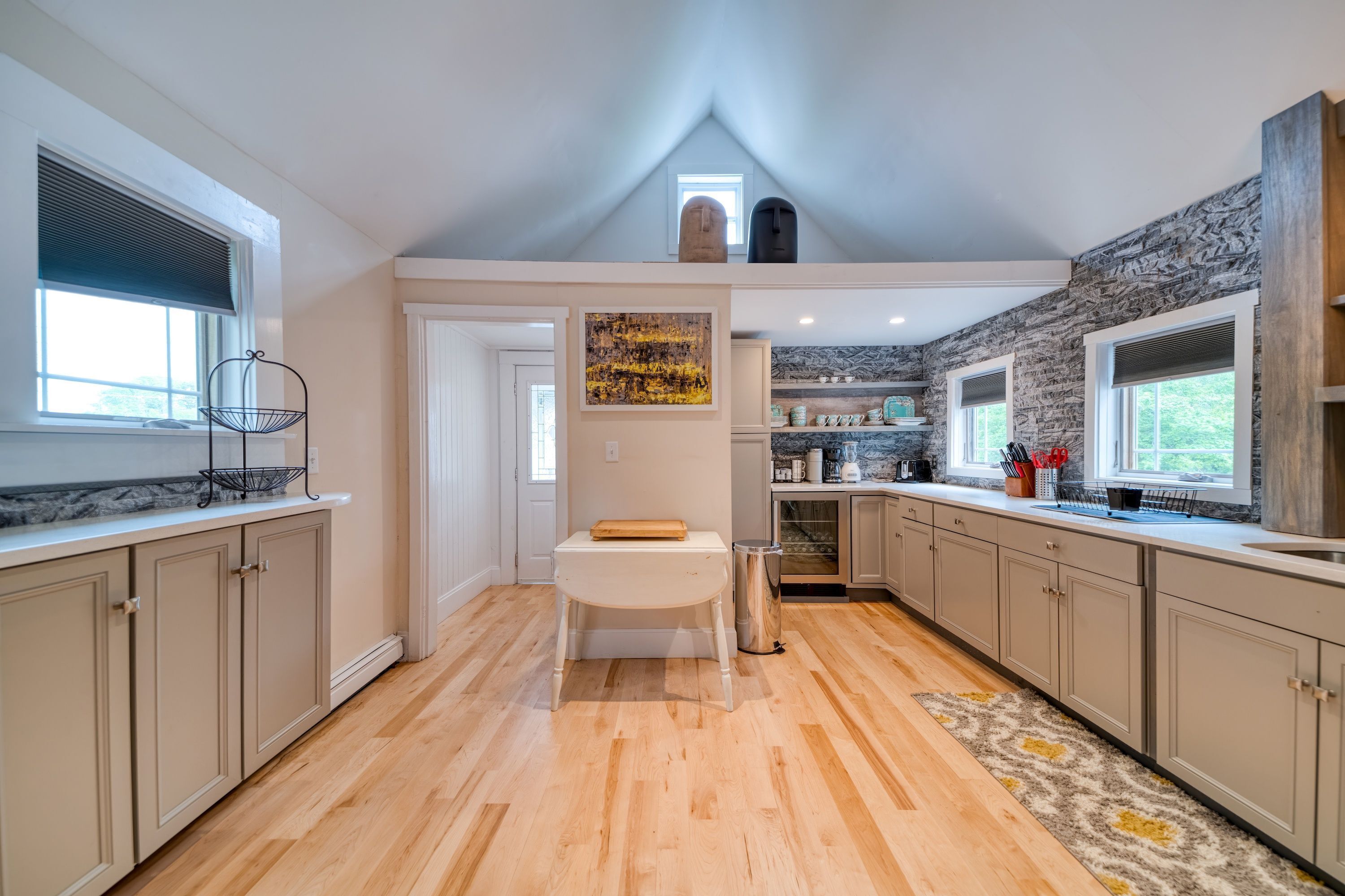 ثلاجة، ميكروويف، فرن، موقد طهي مسطح