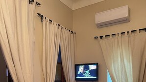 Caja de seguridad en la habitación, wifi gratis y ropa de cama 