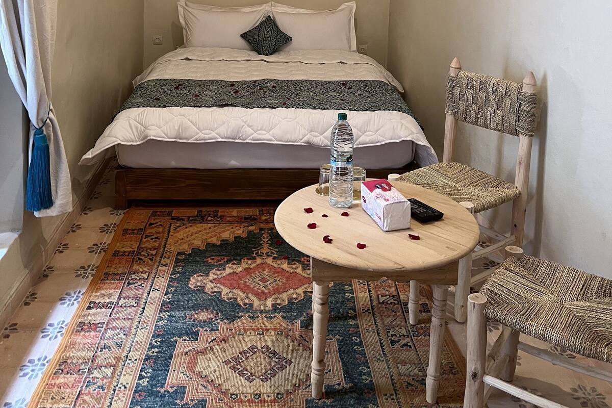 Chambre Double Standard | Coffres-forts dans les chambres, Wi-Fi gratuit, draps fournis
