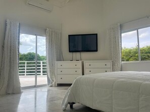 4 bedrooms, iron/ironing board, WiFi, bed sheets - Nice  villa with pool 5 min from beach and 3 min from shooting Randell and hotel (La Romana)